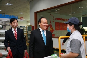 大年初一，張毓強總裁慰問堅守崗位員工